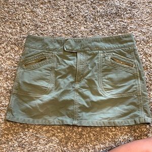 American Eagle olive skirt